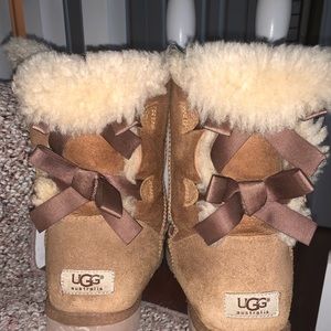 Bailey bow UGGs
